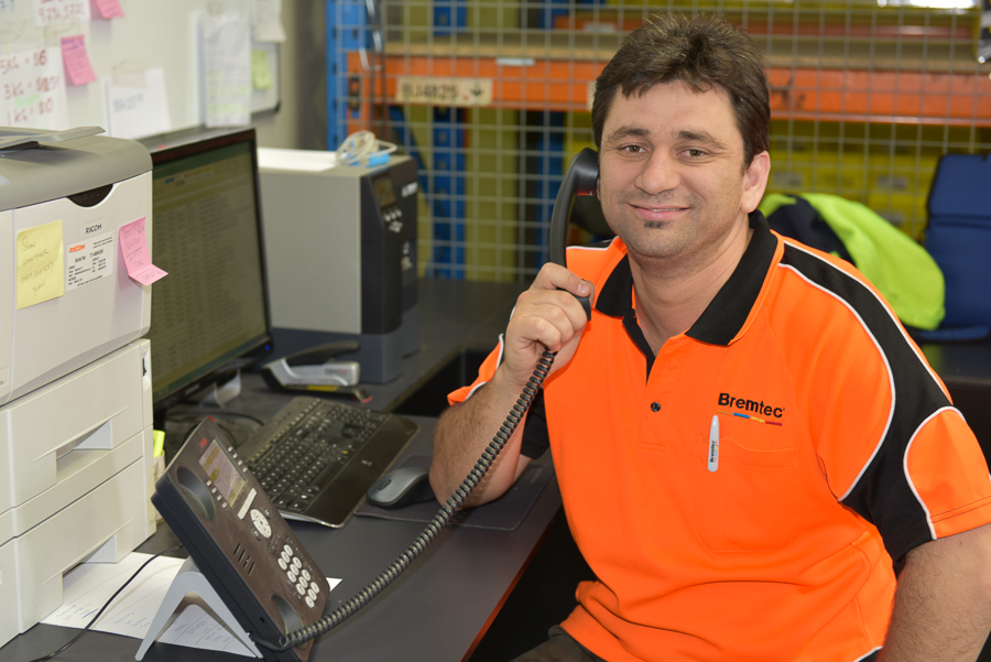 Warehouse staff - Sam-web